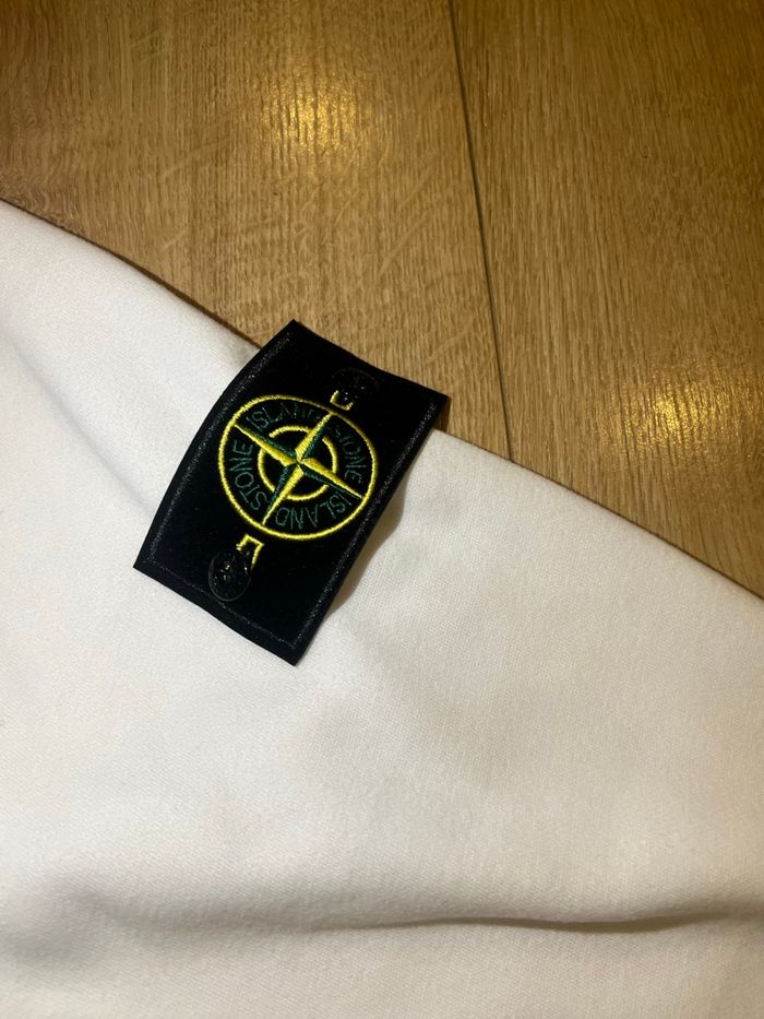 Sweatshirt Stone Island blanc 🧥 - photo numéro 4