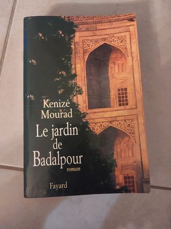 Roman Grand format Le jardin de Badalpour