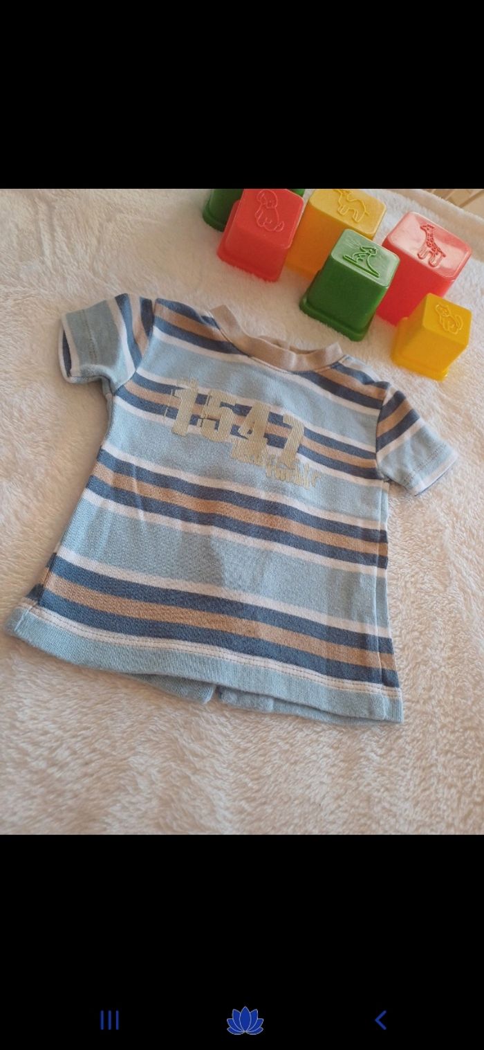 T.shirt bébé taille 1 mois