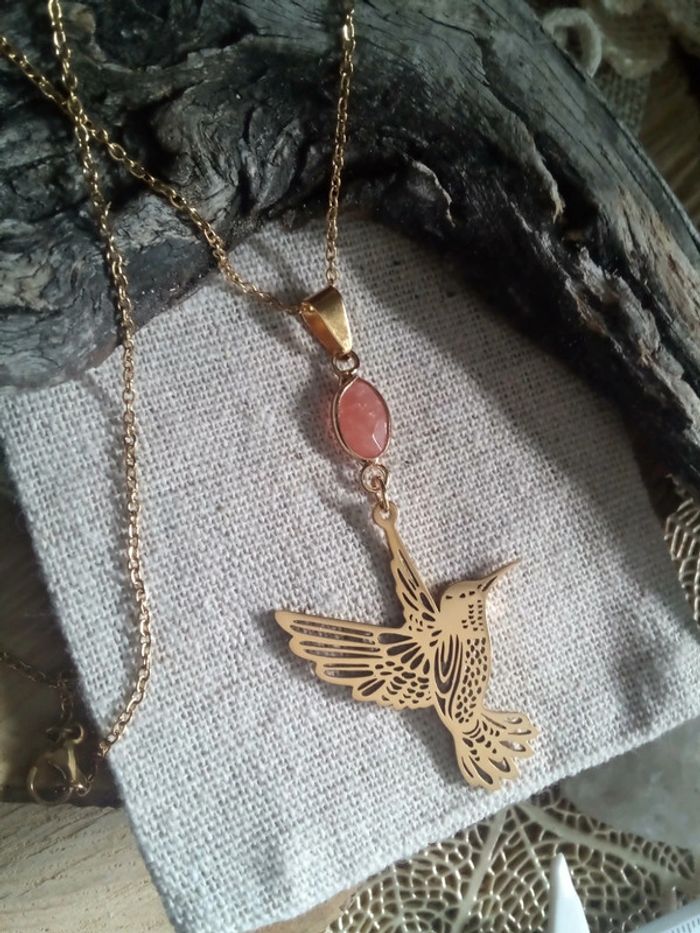 Collier pendentif colibri et pierre de quartz strawberry - photo numéro 2