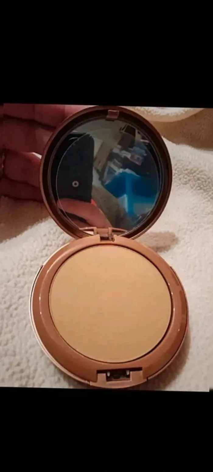 Two way cake 2 en 1 fond de teint Kanellia - photo numéro 1