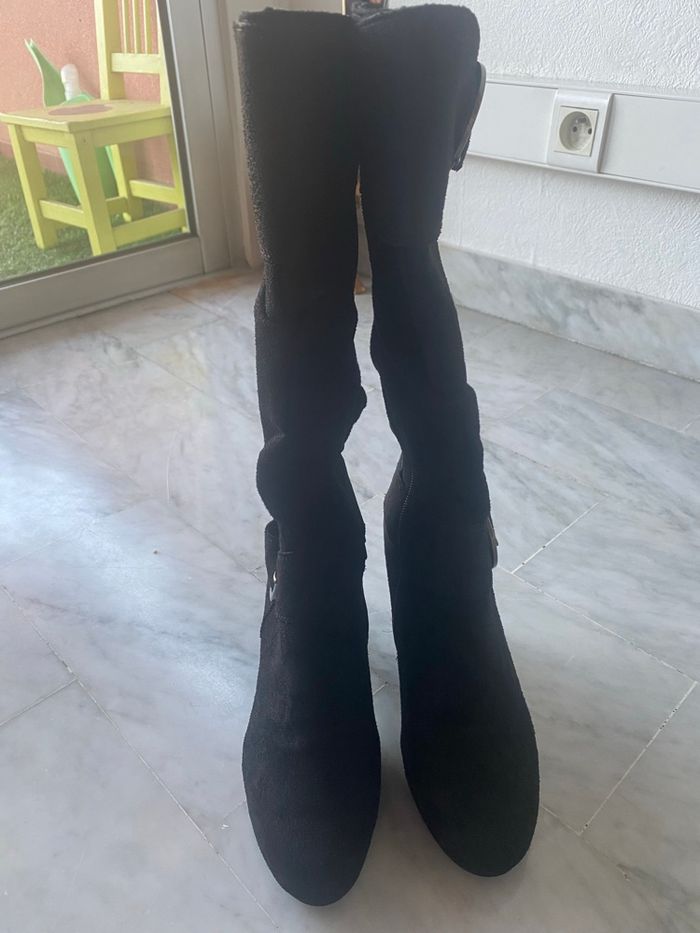 Bottes excellente état en daim pointure 36 talon 7 cm