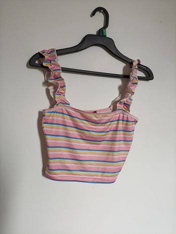 Crop top rayé multicolore à bretelles à volants