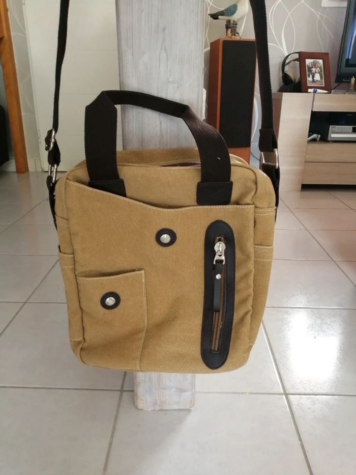 Baise-en-ville beige