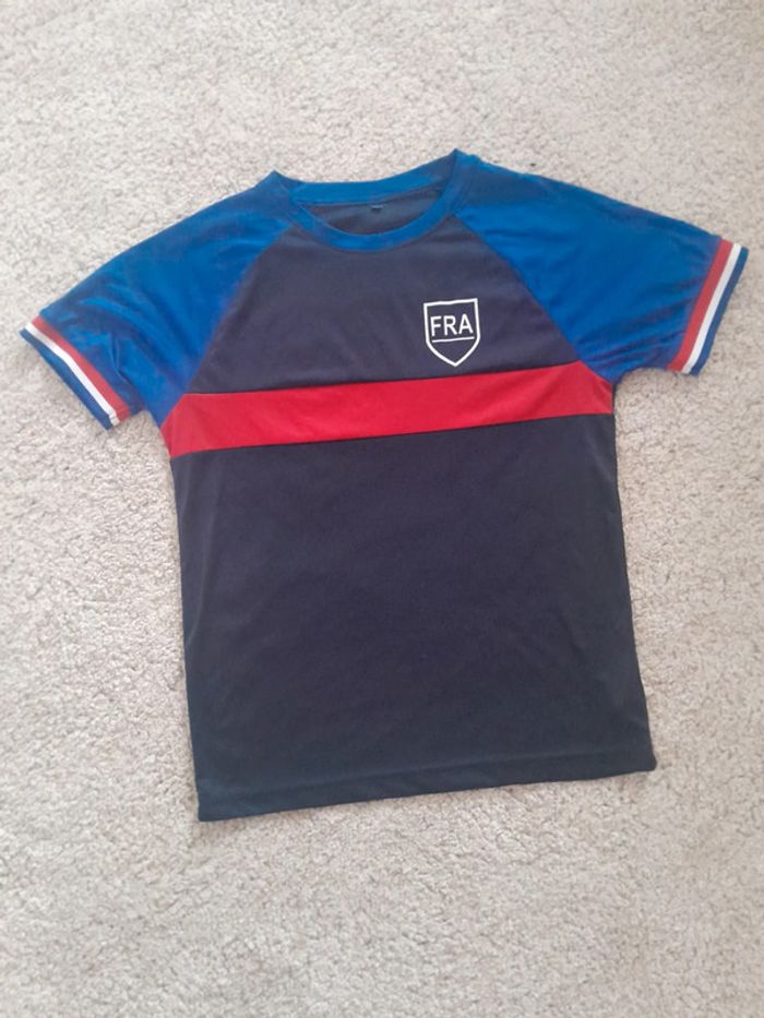 T-shirt foot-France-taille 14 ans -très bon état 💞 - photo numéro 3