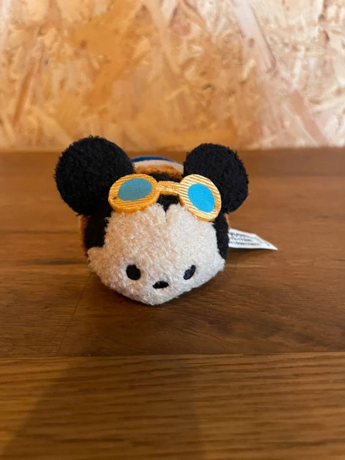 Tsum Tsum officiel Disneyland Paris Mickey Mouse 25 eme anniversaire avec lunettes d’aviateur - photo numéro 2