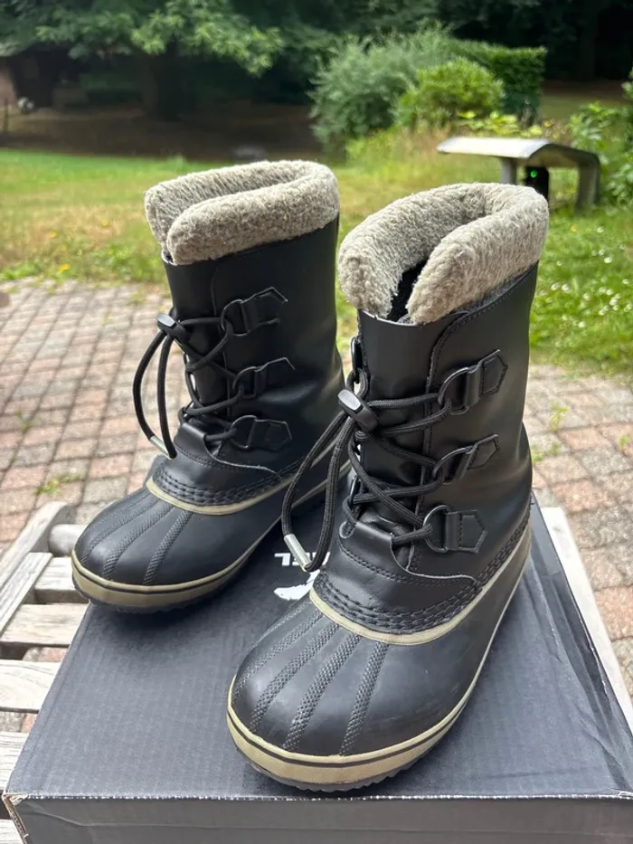 Bottes Sorel Enfant - Taille 36 - Parfaites pour l'Hiver et la Neige ! - photo numéro 10