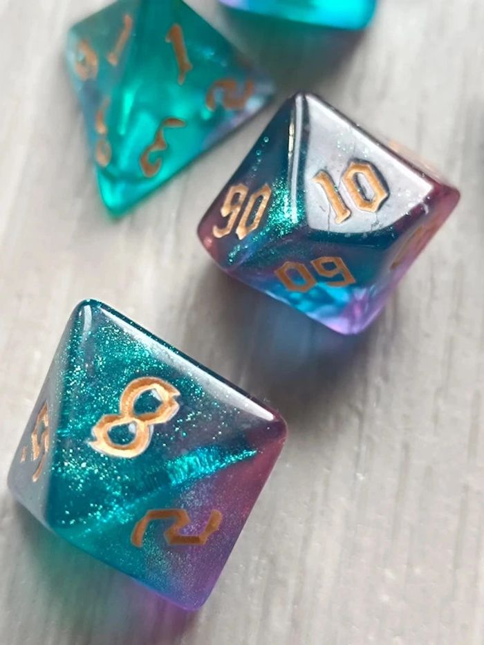 Lot de 7 dés turquoise irisé originaux pour activités - photo numéro 2