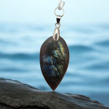 Pendentif labradorite  pierre de protection  lithotherapie