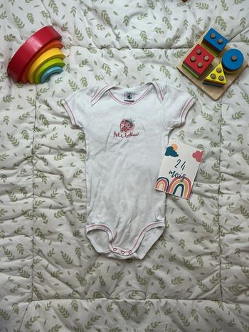 body manches courtes blanc dessin fraise devant 24 mois petit bateau