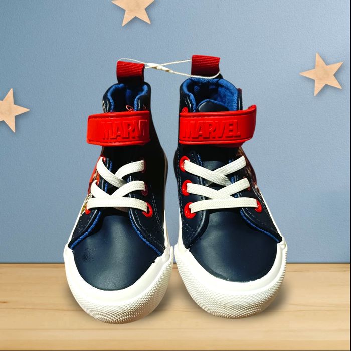 Basket Marvel taille 22 - photo numéro 2