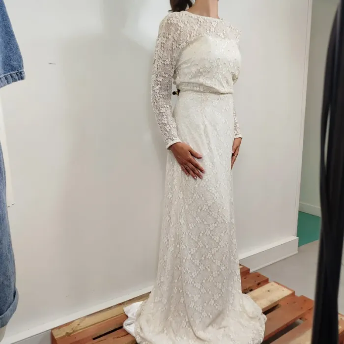 Robe longue écrue en dentelle perles – manches longues, dos V A903 - photo numéro 9