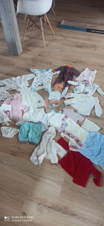 Poupee et 20 habits