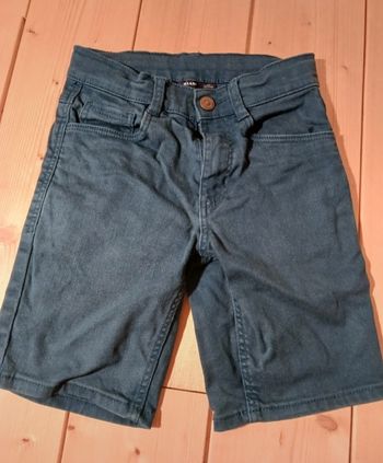 Short en jean vert sapin