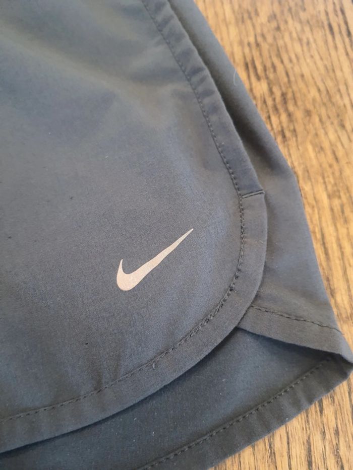 Short sport femme Nike Running taille L noir/gris - photo numéro 6