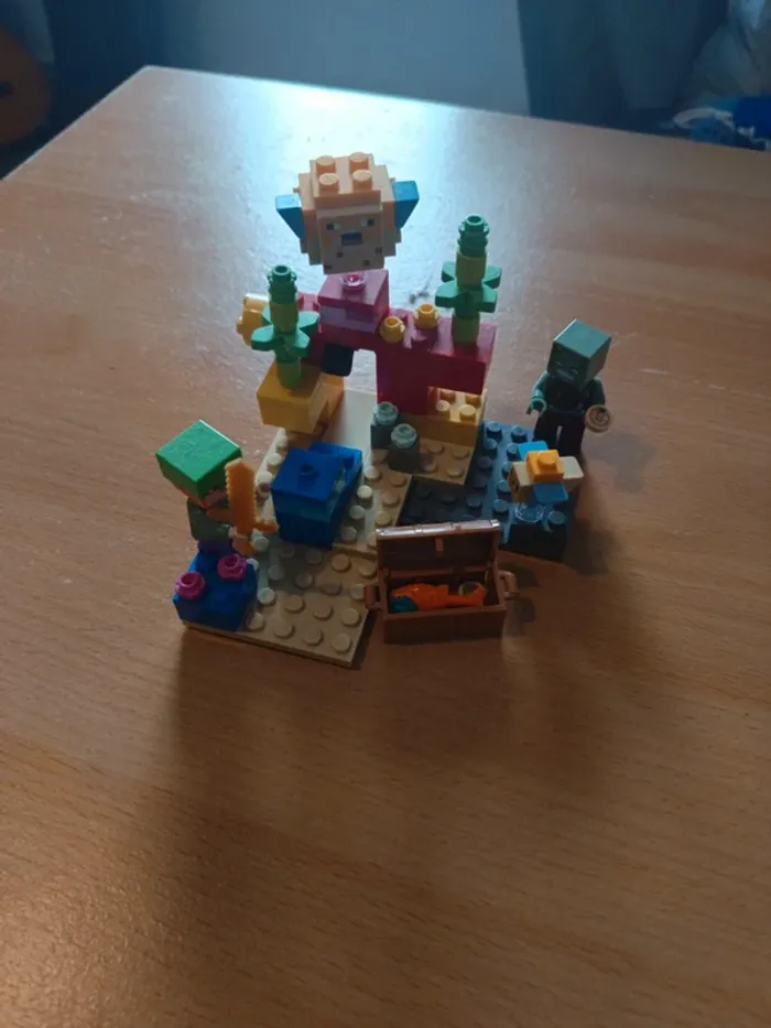 Lego Minecraft le récif cirallien
