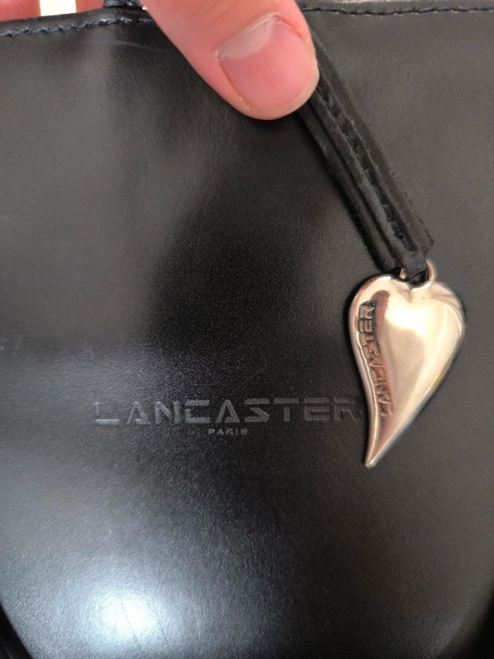 Sac a main cuir noir et rouge Lancaster bon état - photo numéro 14
