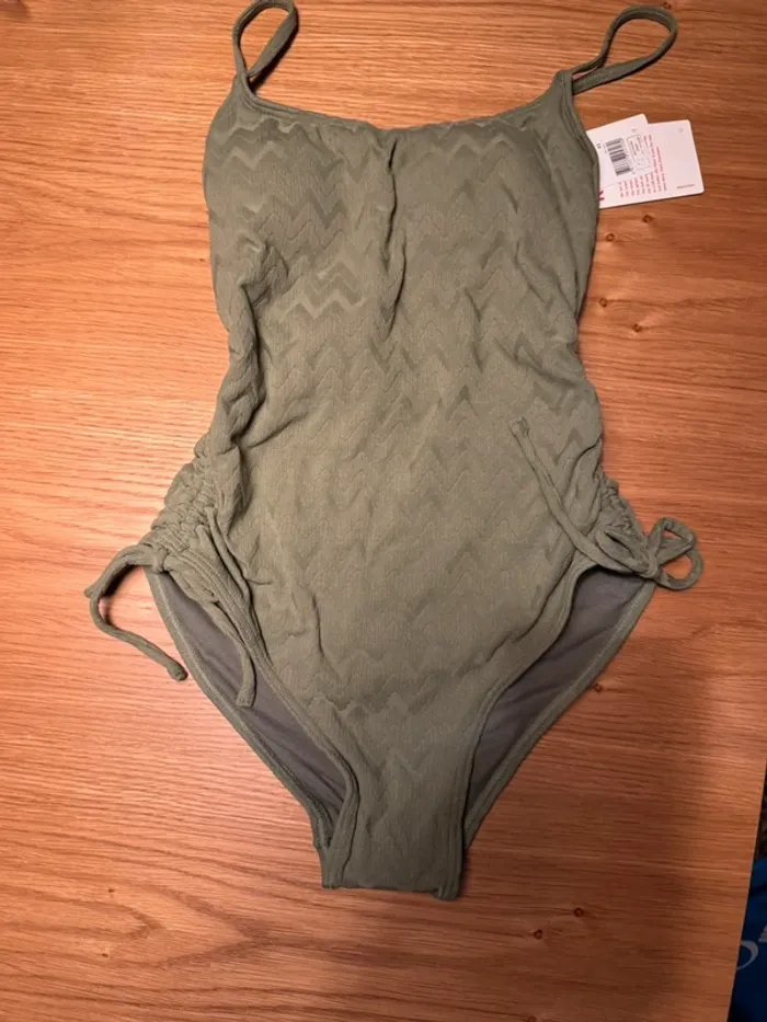 Maillot de bain Roxy une pièce vert taille XS neuf avec étiquette