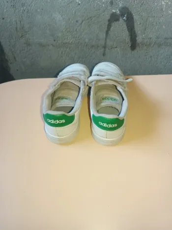 Stan Smith Adidas à scratch taille 30