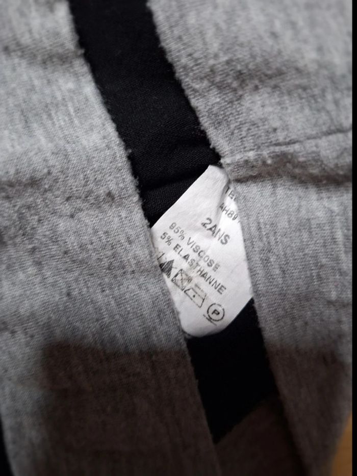 T-shirt manches longues pour fille taille 24 mois en très bon état - photo numéro 7