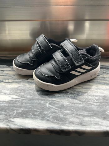 Chaussure Adidas 20