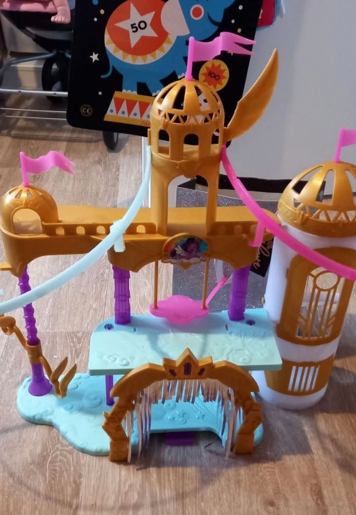 Château m'y little poney