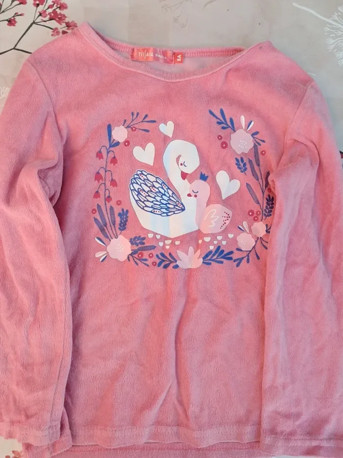 Joli lot de pyjamas, 2 bas 5 hauts - Miraculous, Hello Kitty, marinière, cygne, chiots - T 8-9 ans - photo numéro 2