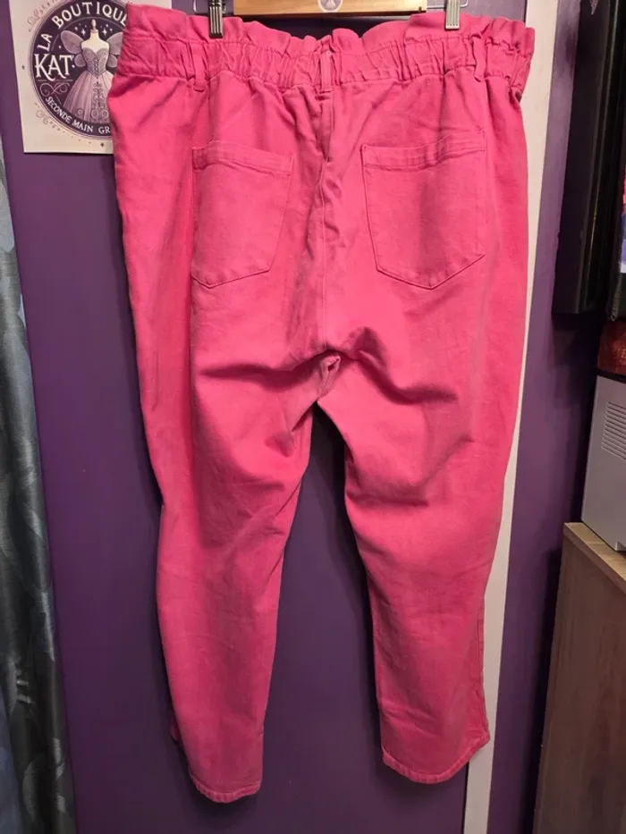 Jean carotte taille 52 Kiabi – Rose fuchsia - photo numéro 4