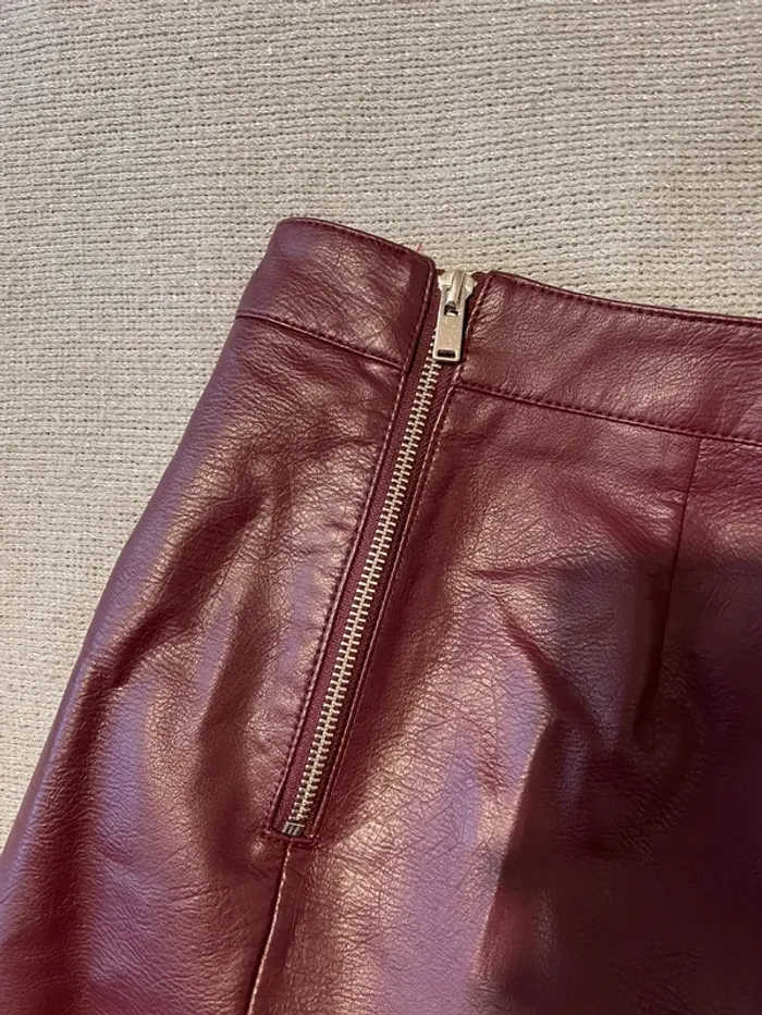 Jupe simili cuir bordeaux - photo numéro 3