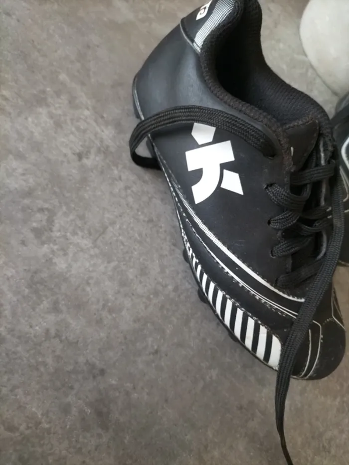 Chaussures de foot taille 29 Kipsta - photo numéro 4