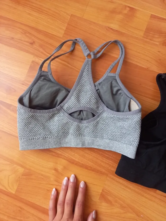 Lot deux brassières de sport - photo numéro 3