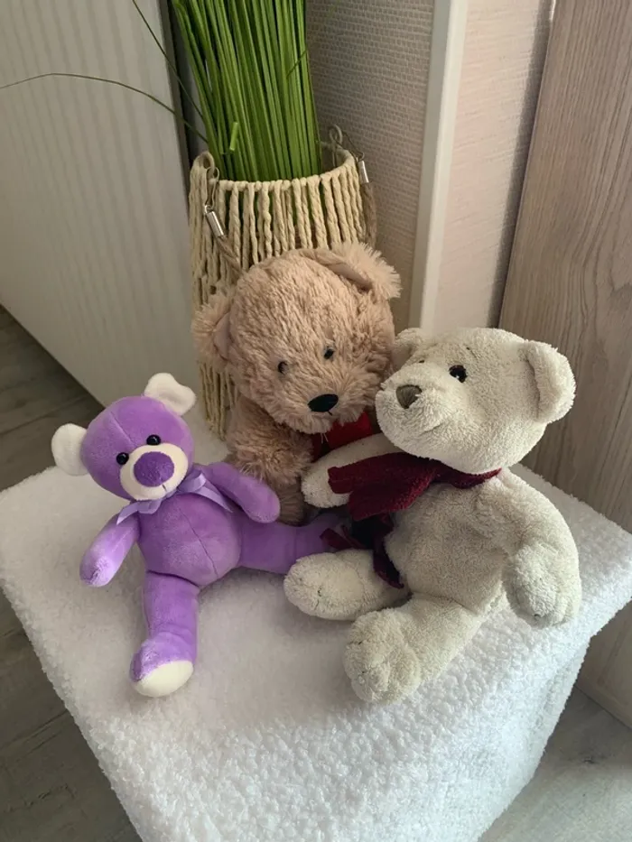Lot de 3 peluches oursons attendant des câlins env 25 cm