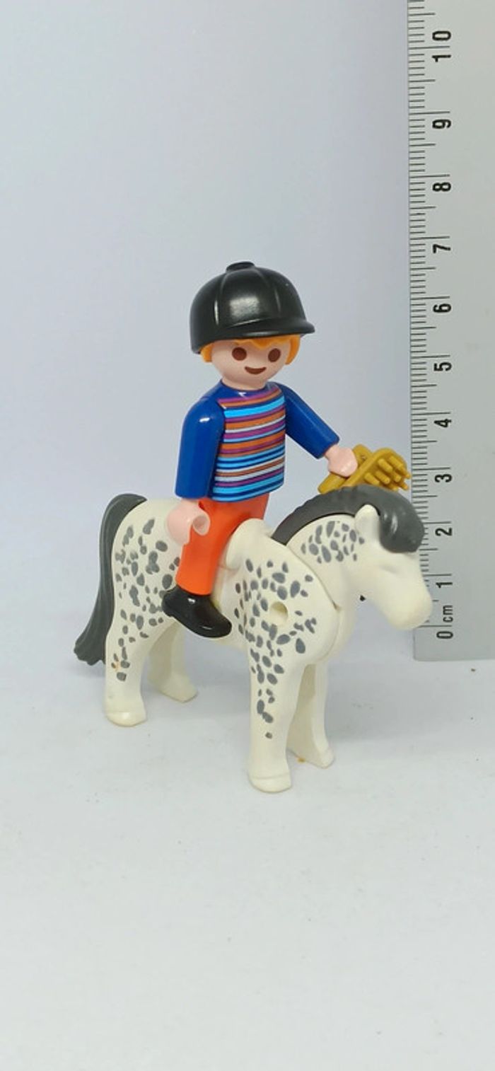 Garçon cavalier avec poney blanc playmobil