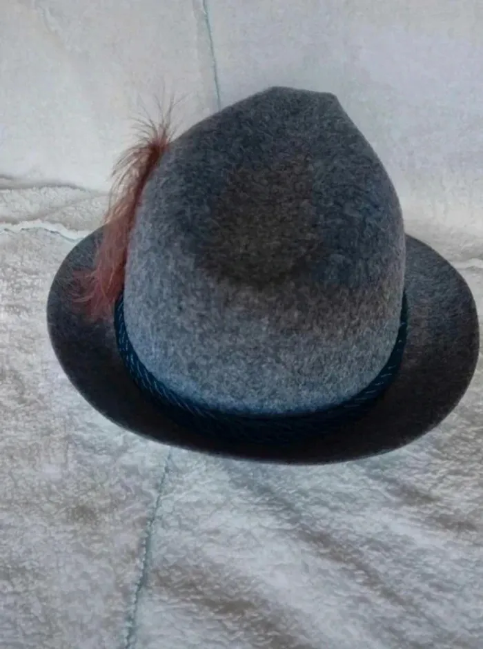 Chapeau gris - Paulaner 🎩 - photo numéro 4