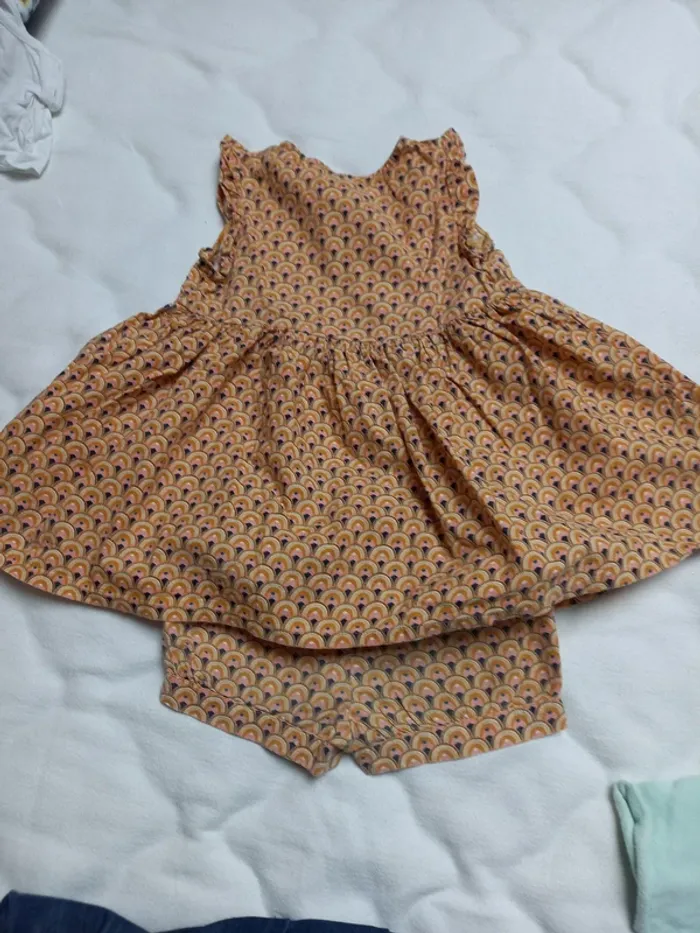 Lot 4 robes été 18 mois - photo numéro 2
