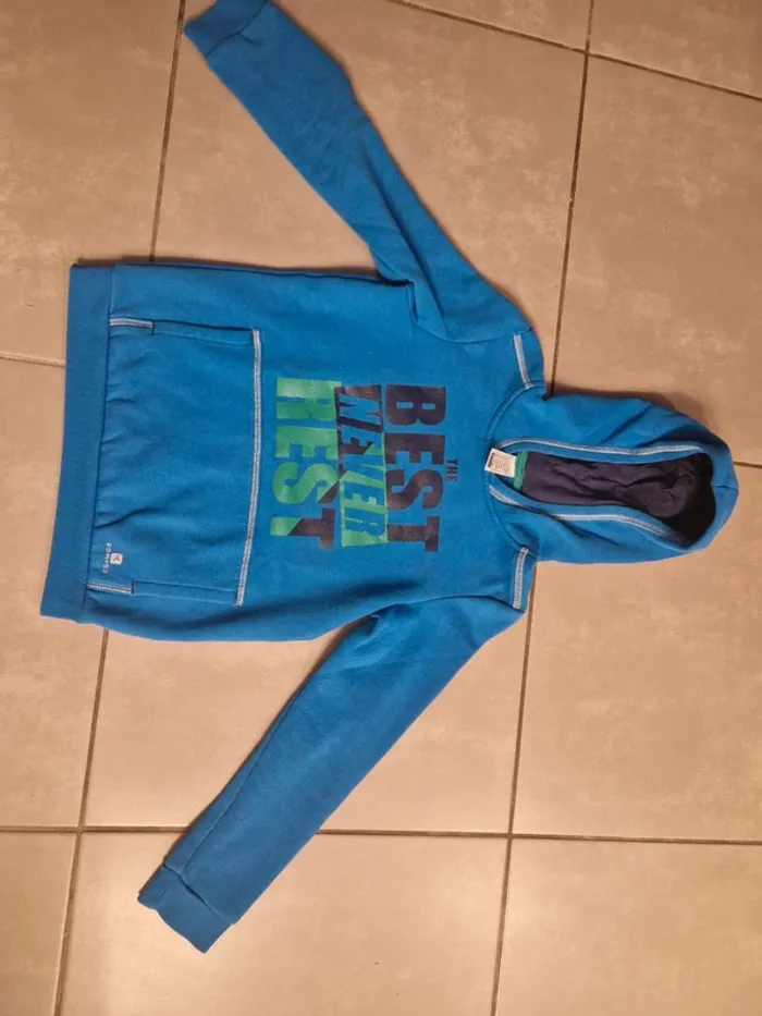 Sweet à capuche 10 ans