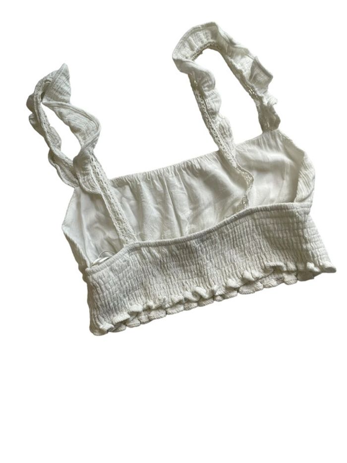 Crop top blanc à fines bretelles Pull&Bear taille M très bon état - photo numéro 2