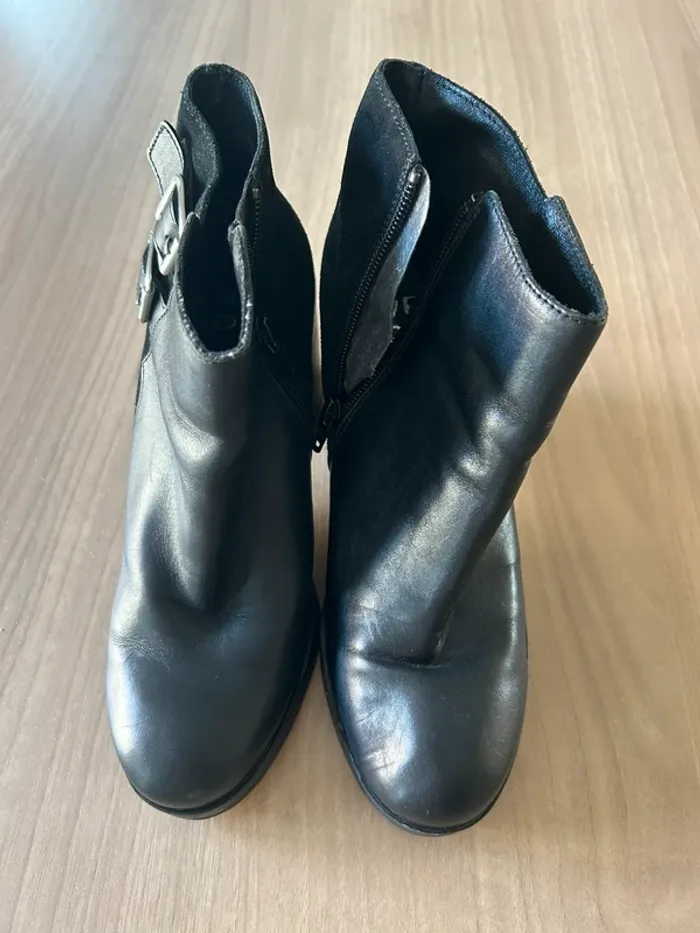 Bottines pointure 38 en excellent état