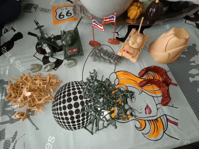 Coffret de jeux militaire 68 pièces - photo numéro 3