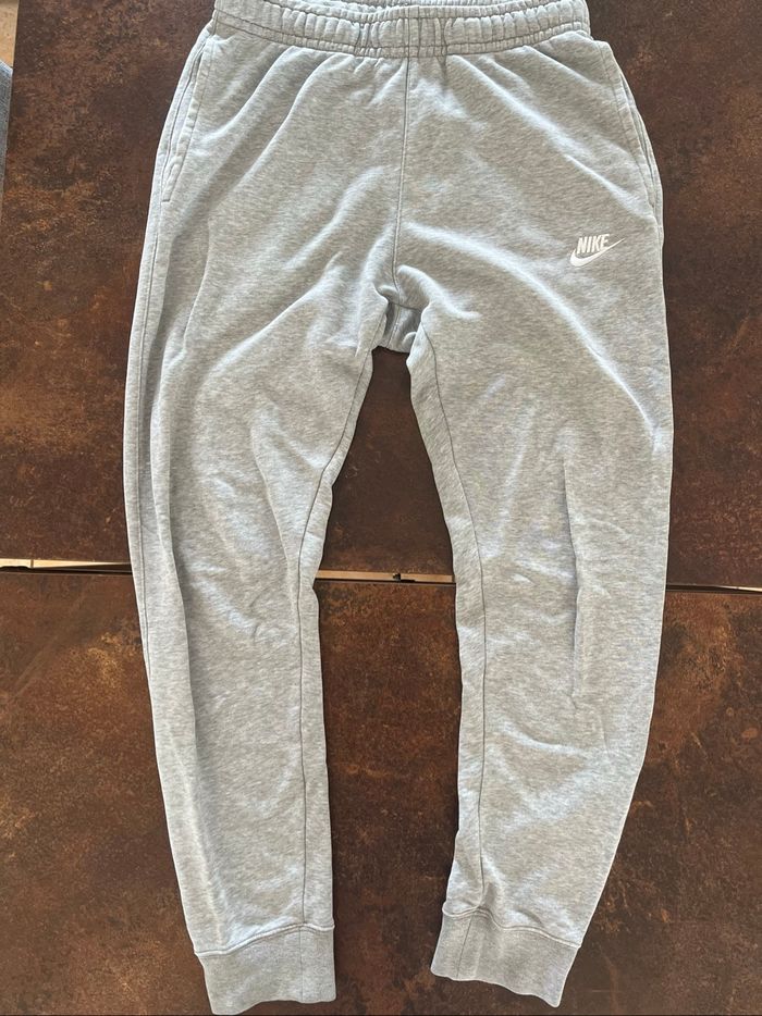 Jogging Nike gris - photo numéro 2