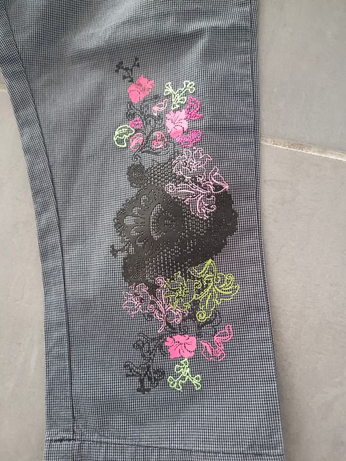 Lot de pantacourt et pantalon fin fille en 6 ans - photo numéro 7