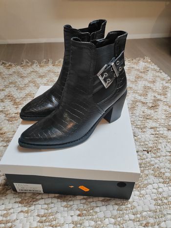 Chaussures neuves