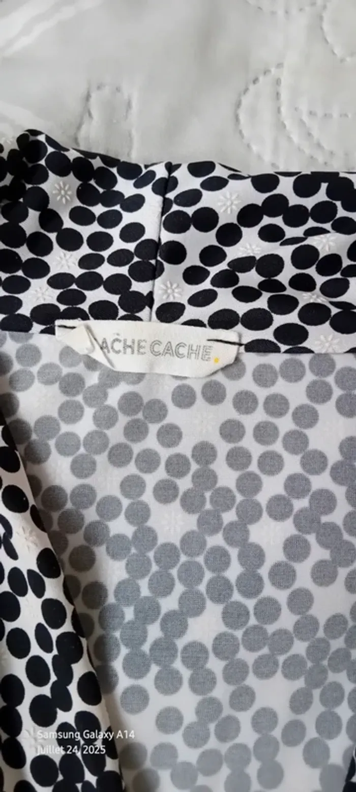 Blouse fluide manches 3/4 col V motif pois et fleurs en relief noir et blanc femme L cache cache - photo numéro 18