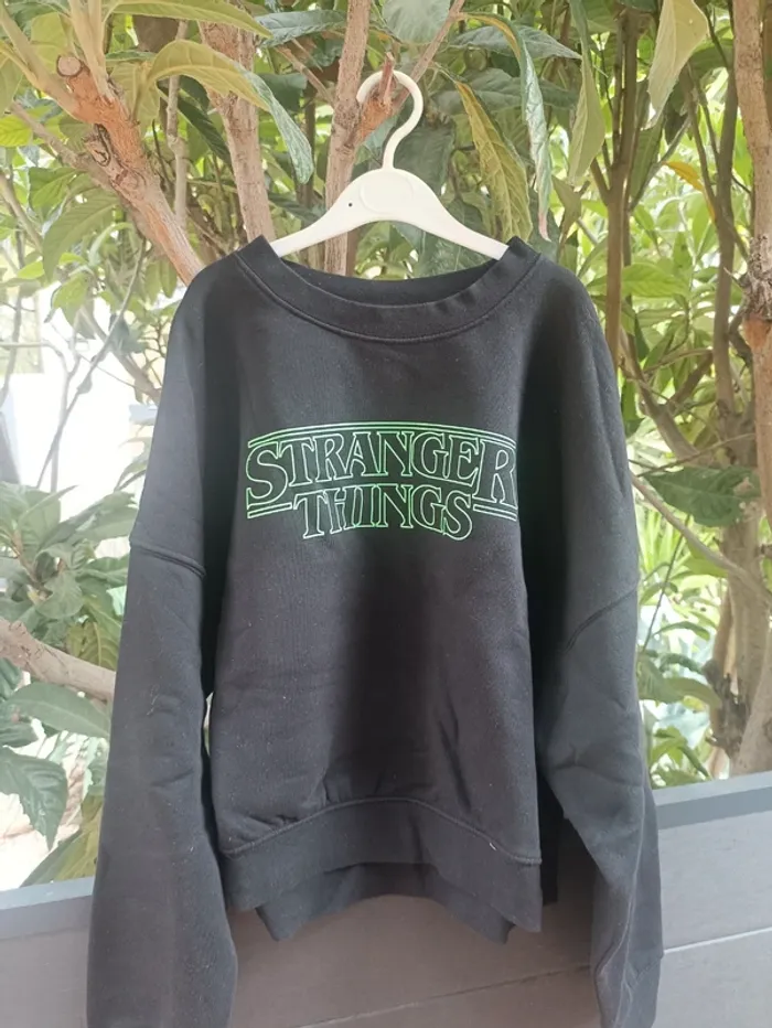 Pull stranger things taille S/M.