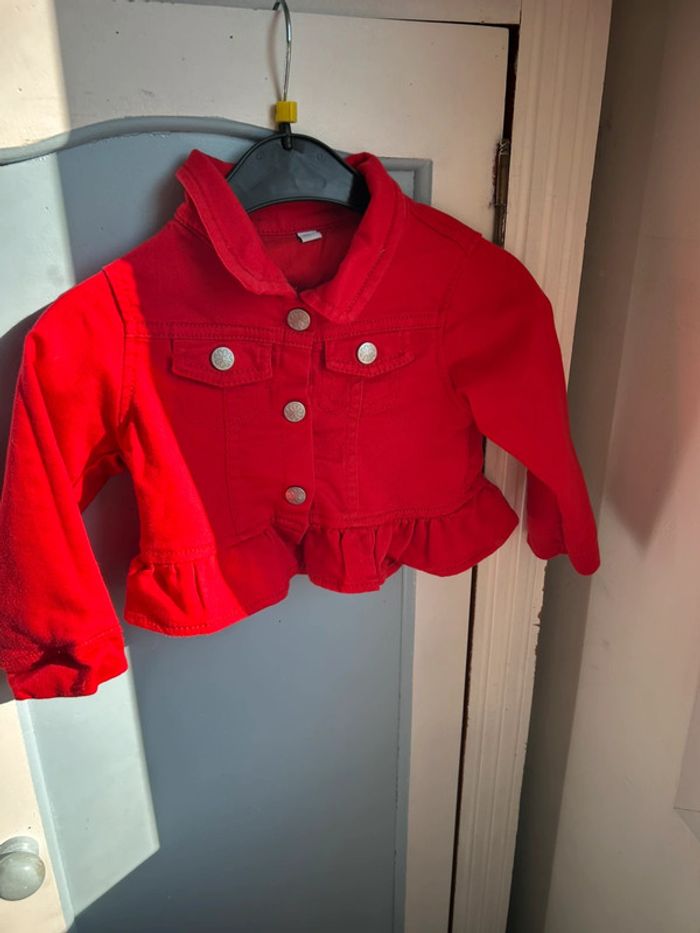 Petite veste en jean rouge 12 mois Plus Collection