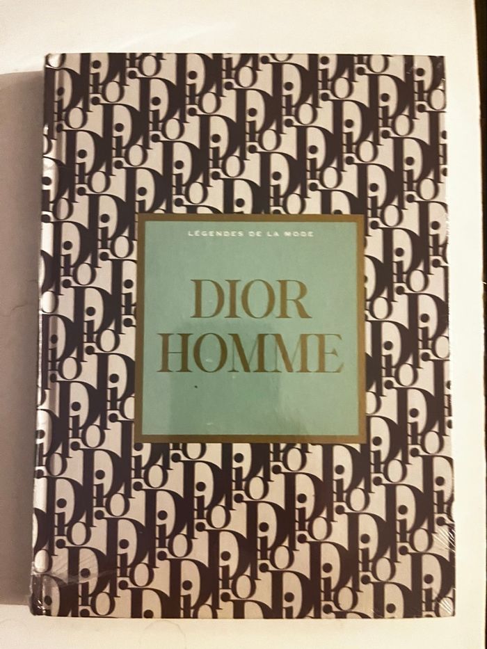 Livre les légendes de la mode sous blister