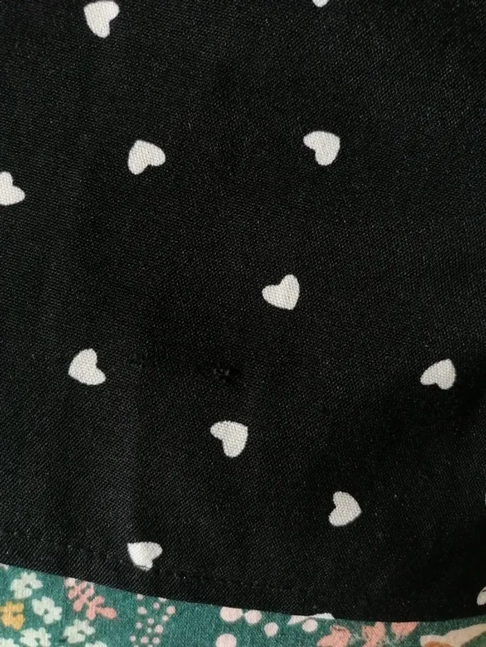 Chemise/blouse à manches longues, noir à coeurs - Taille M - photo numéro 6