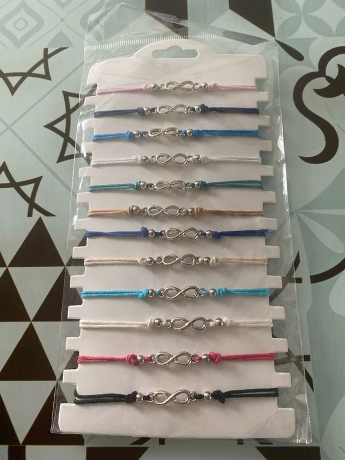 Lot bracelets infinis neufs