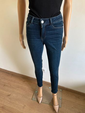 Jean bleu marine neuf avec sequins Morgan taille 34 (valeur 65€)