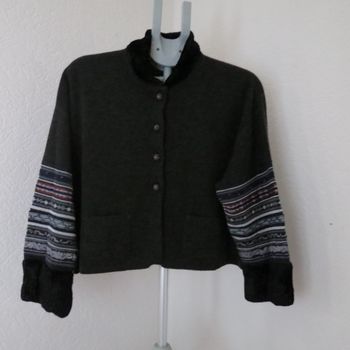 ✨ Cardigan cosy avec superbes boutons et manches à motif – unique & stylé ! ✨